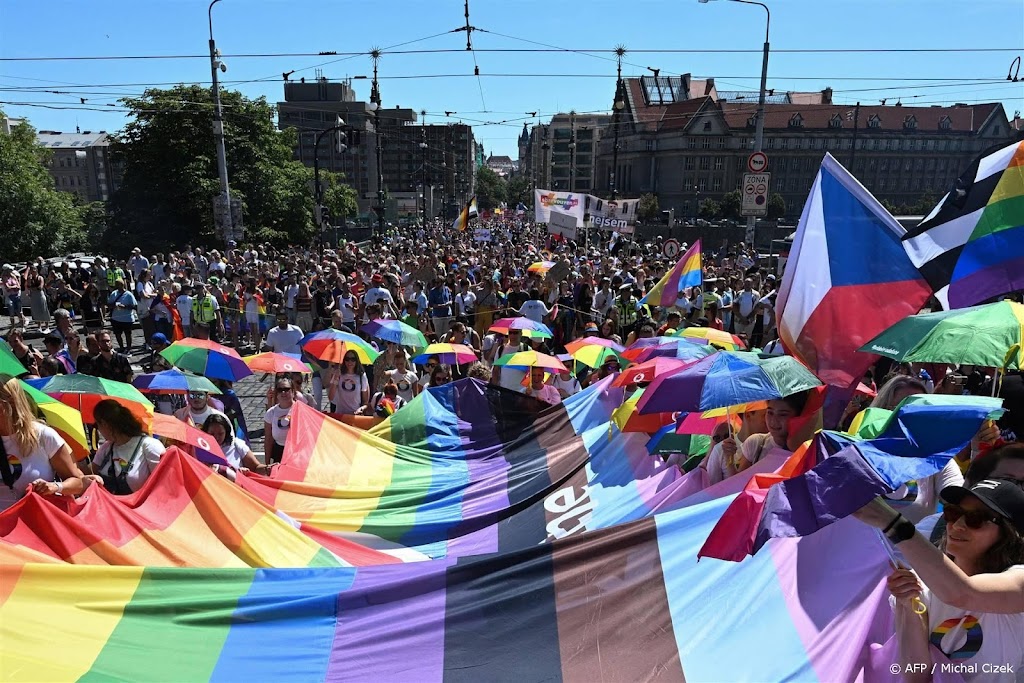 Tienduizenden deelnemers aan Pride in Praag