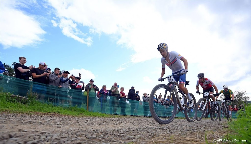 Na olympische titel ook wereldtitel voor Pidcock op mountainbike