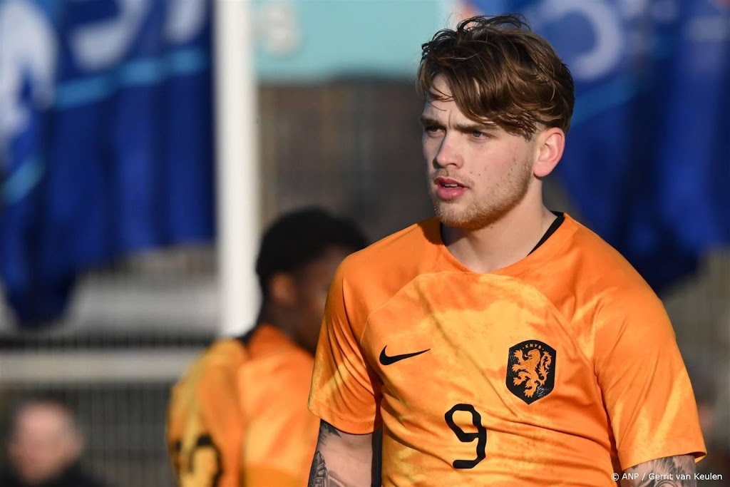 PSV laat spits Van Duiven naar Lommel vertrekken