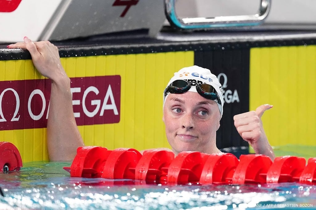 Steenbergen en De Jong naar halve finale EK op 200 meter vrij