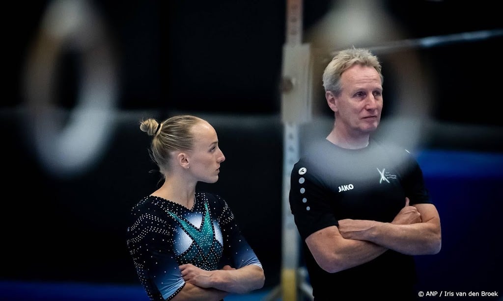 Turnster Sanne Wevers bij EK in actie op brug en balk
