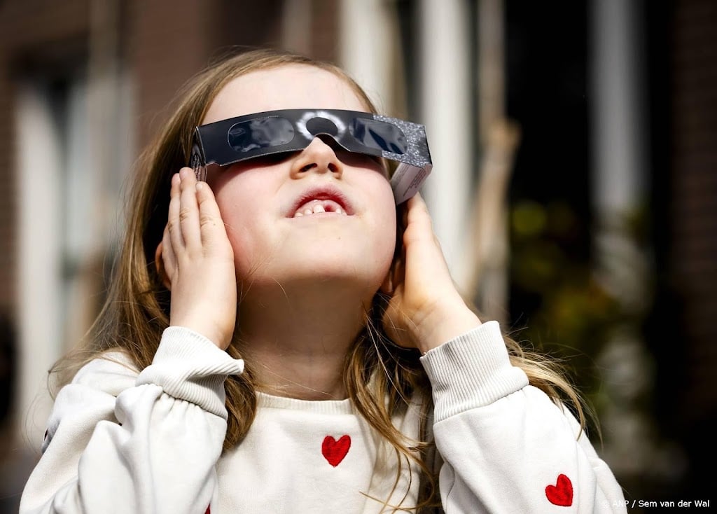 Meer risico op oogletsel kinderen bij eclips, waarschuwen artsen