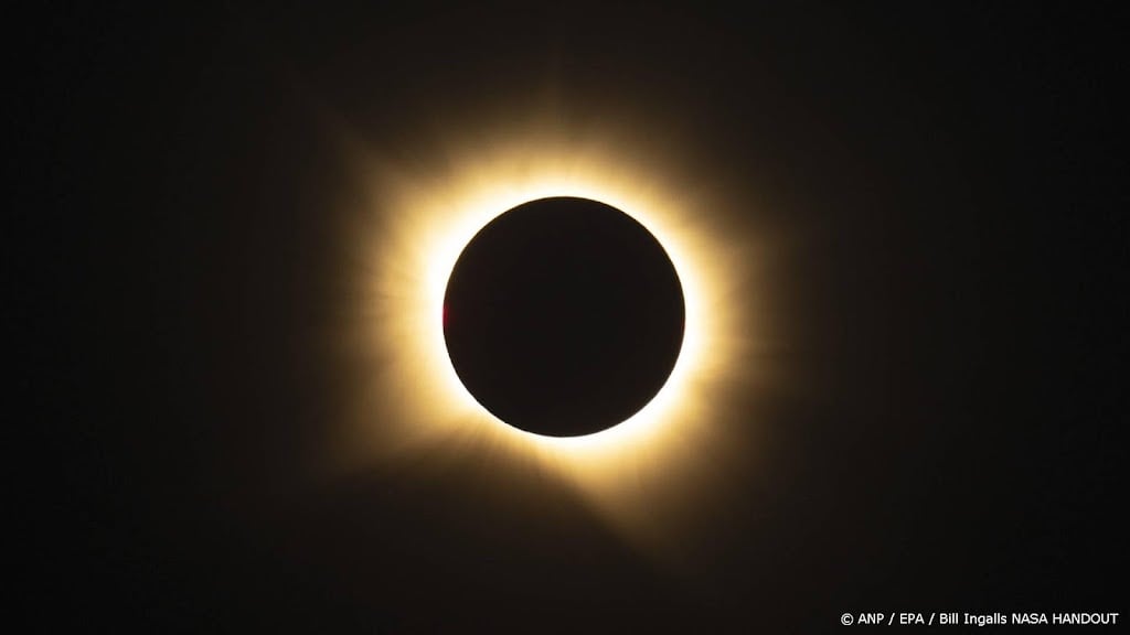 Volledige zonsverduistering overal voorbij