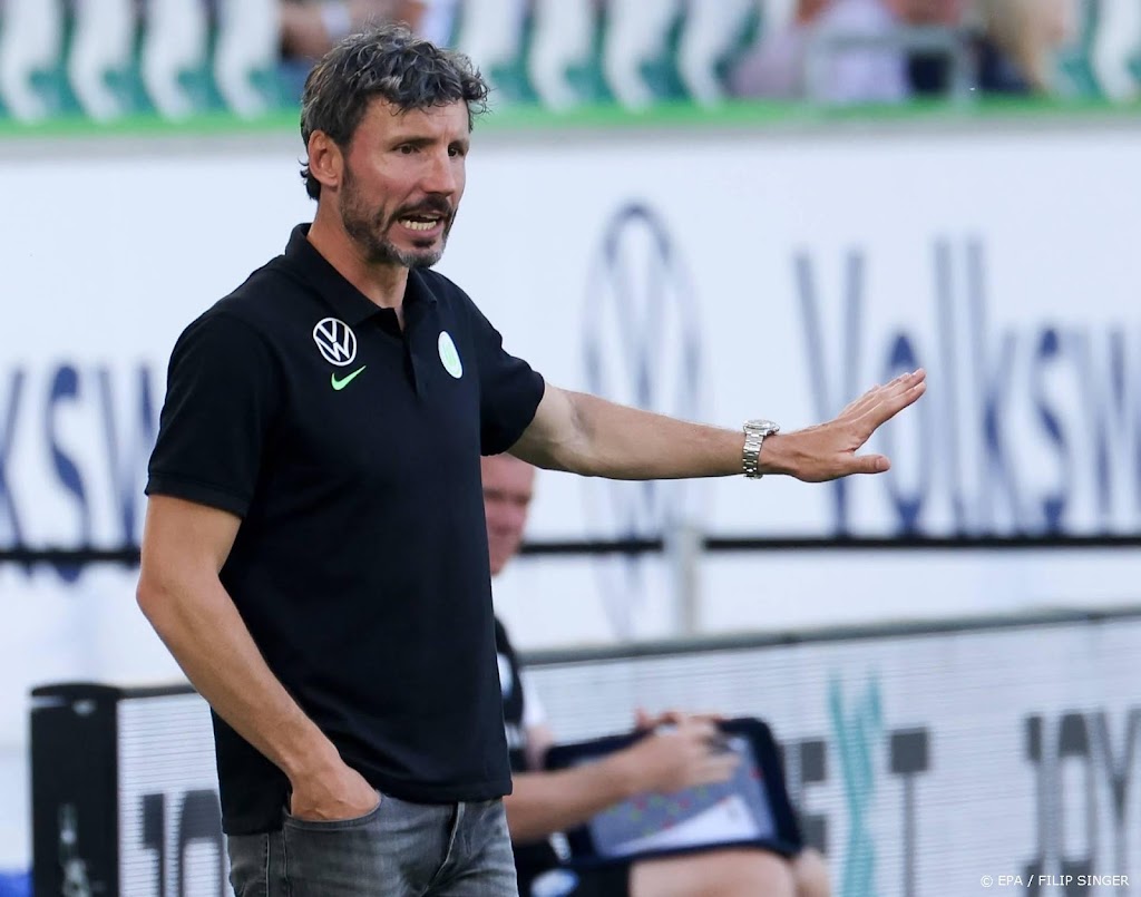 Van Bommel zet VfL Wolfsburg langzaam naar zijn hand