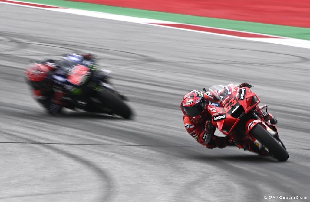 Italiaanse motorcoureur Bagnaia wint duel met Márquez in MotoGP