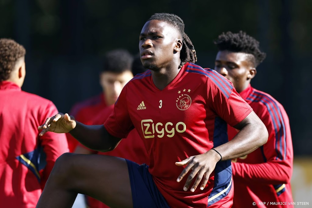 Bassey op tijd fit voor uitduel van Ajax met Liverpool