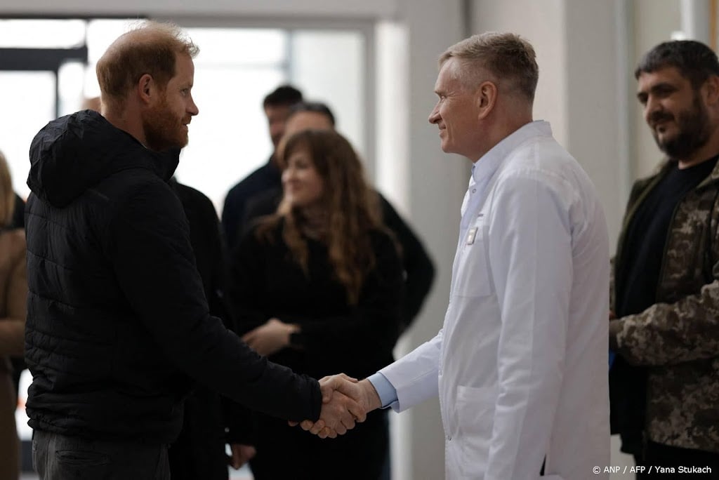 Prins Harry bezoekt Oekraïne om gewonde veteranen te steunen