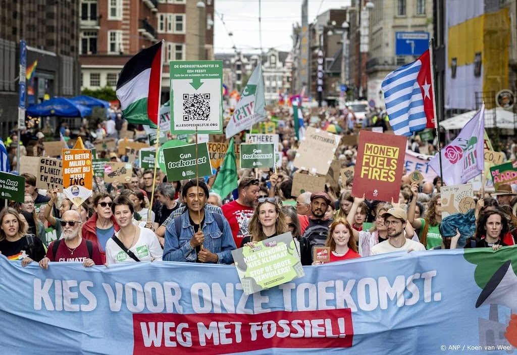Organisatie: tienduizenden deelnemers aan klimaatmars Amsterdam