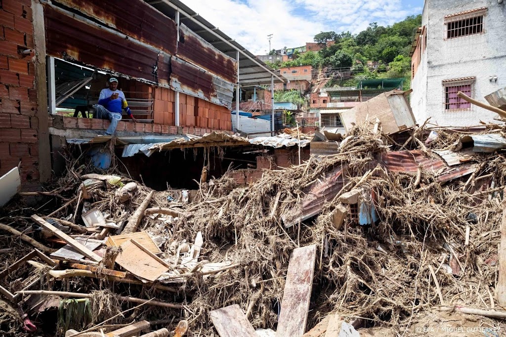 President Venezuela: dodental door aardverschuivingen naar 100