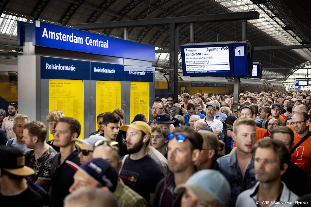 NS verwacht langere periode van verliezen na loonkostenstijging