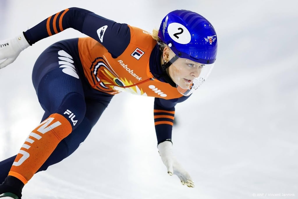 Goud shorttrackster Xandra Velzeboer op 500 meter in Montreal
