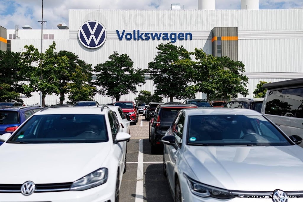 Aantal verkochte auto's Volkswagen harder omlaag
