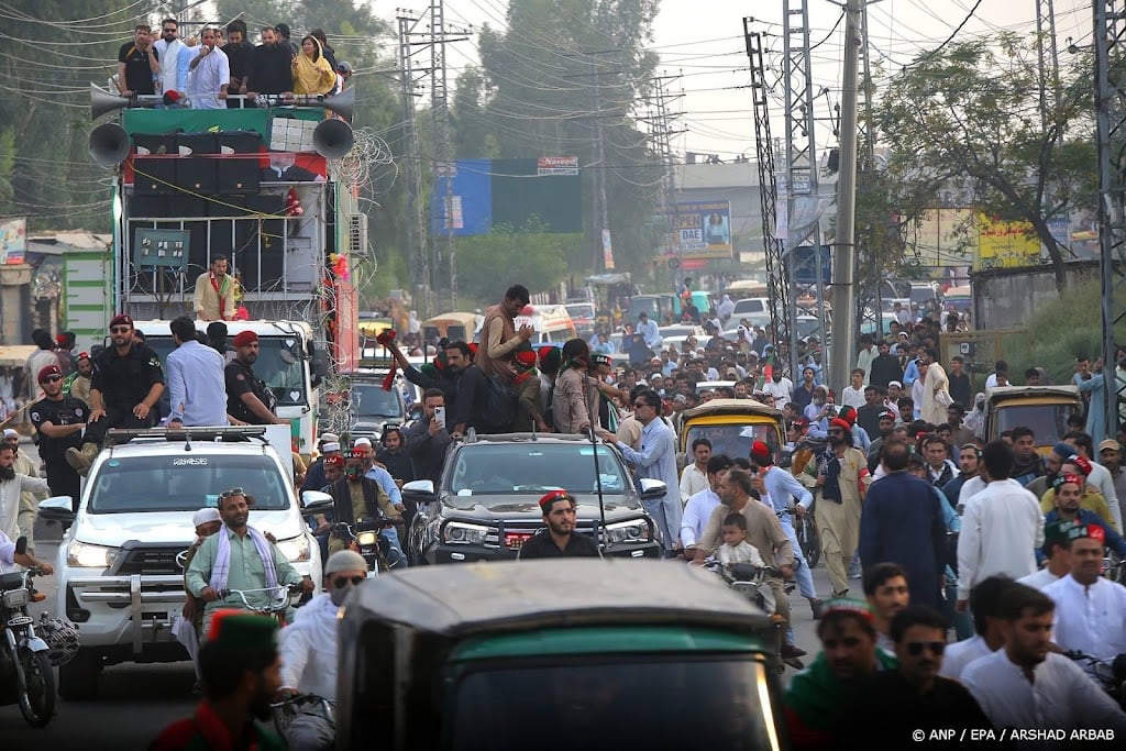 Pakistan pakt honderden leden van partij ex-premier Khan op