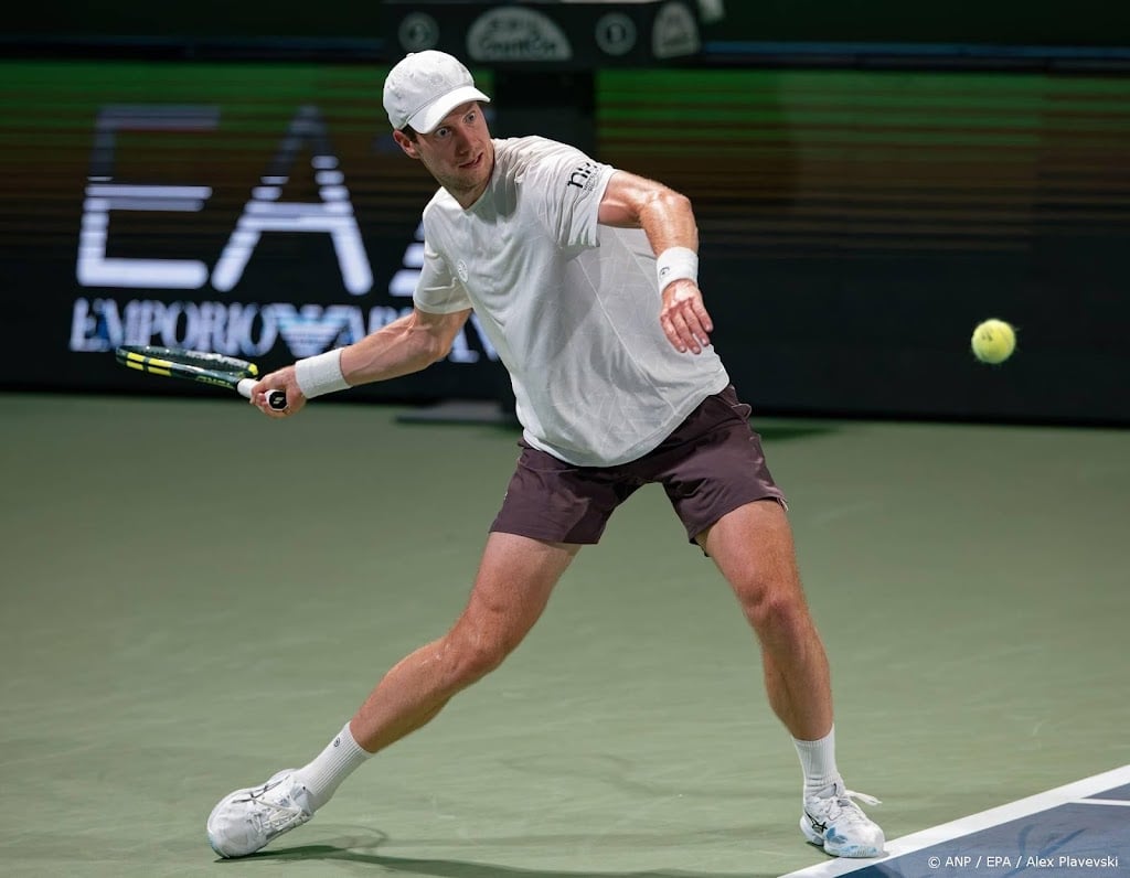 Tennisser Van de Zandschulp boekt in Shanghai knappe zege op Fils