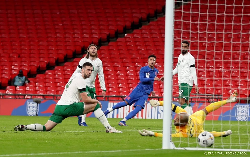 Voetballers Engeland ruim langs Ieren in oefenduel