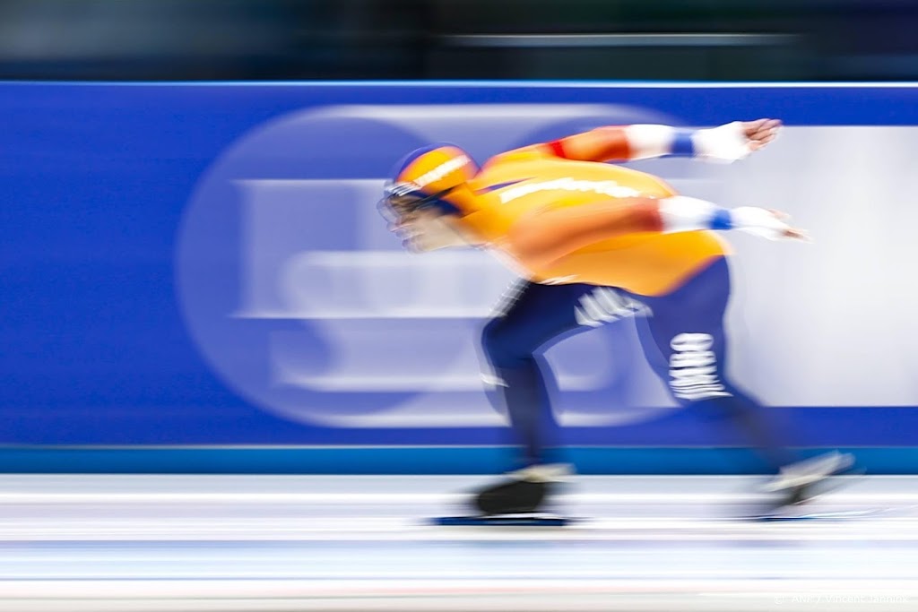 Nederlandse schaatsers buiten podium op 500 meter, Gao razendsnel