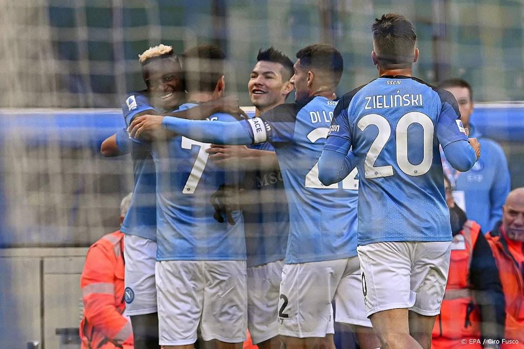 Napoli gaat met riante voorsprong pauzeren in Serie A