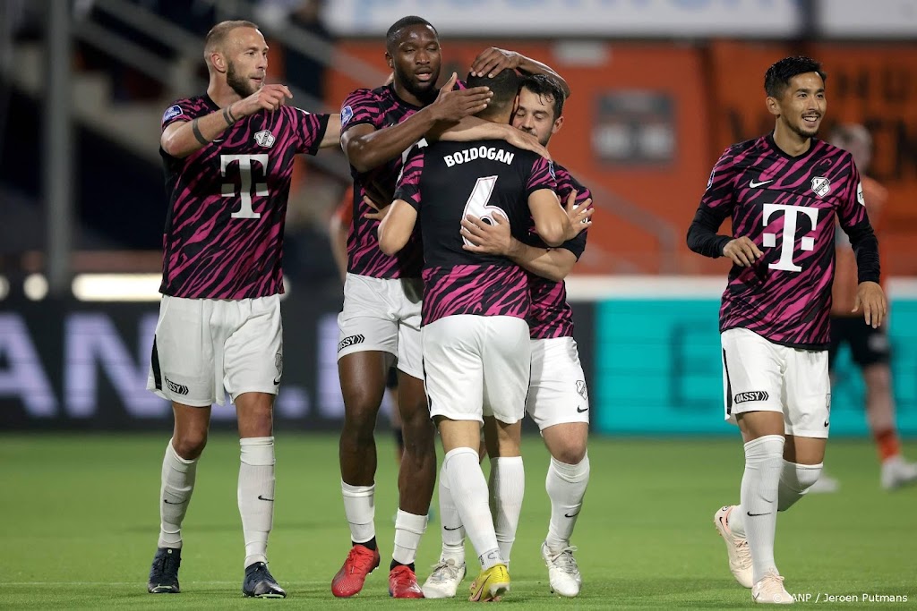 FC Utrecht veel te sterk voor machteloos Volendam