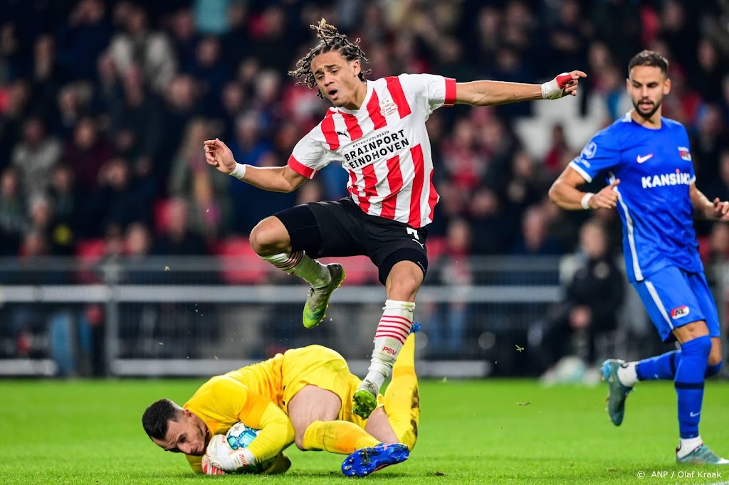 Van Nistelrooij zag dat te veel spelers niveau niet haalden