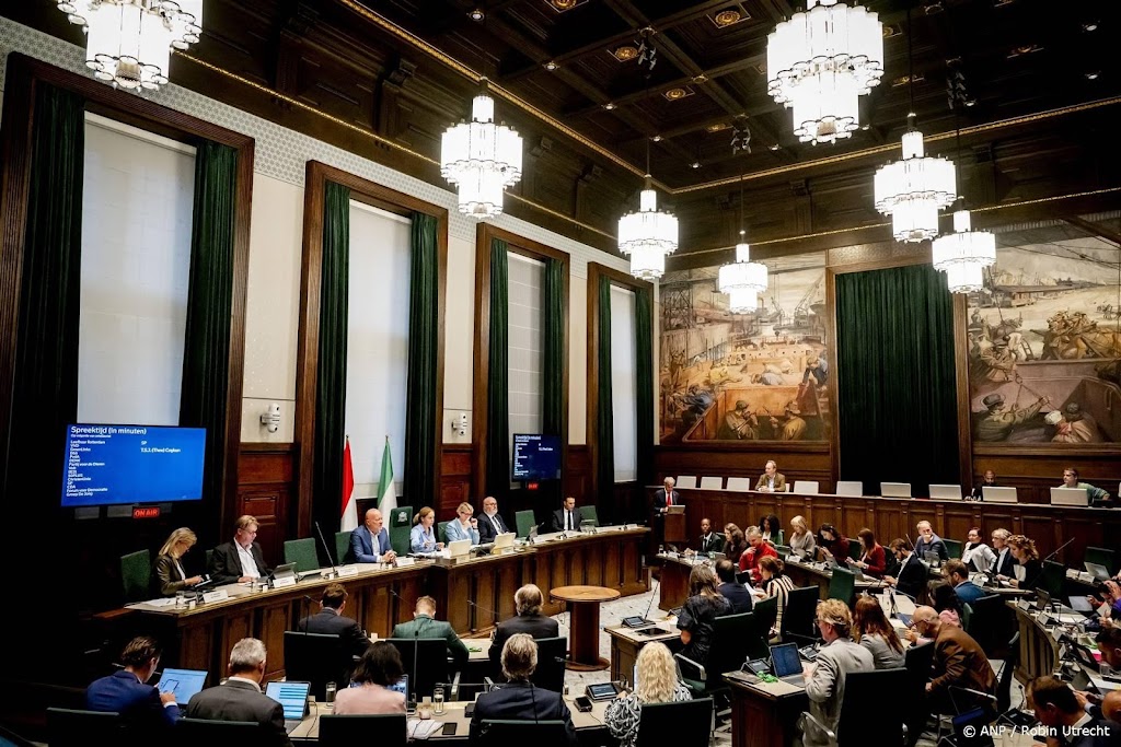 Rotterdam vergadert en stemt over einde bed-bad-broodregeling