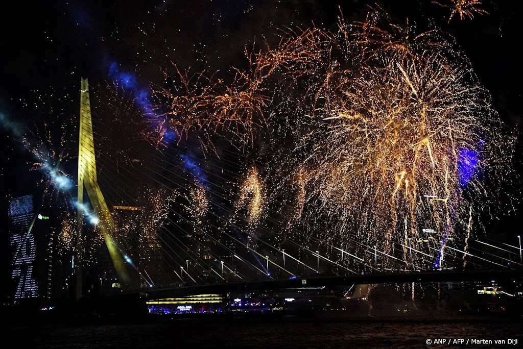 Rotterdam blijft Nationale Vuurwerk mogelijk toch financieren