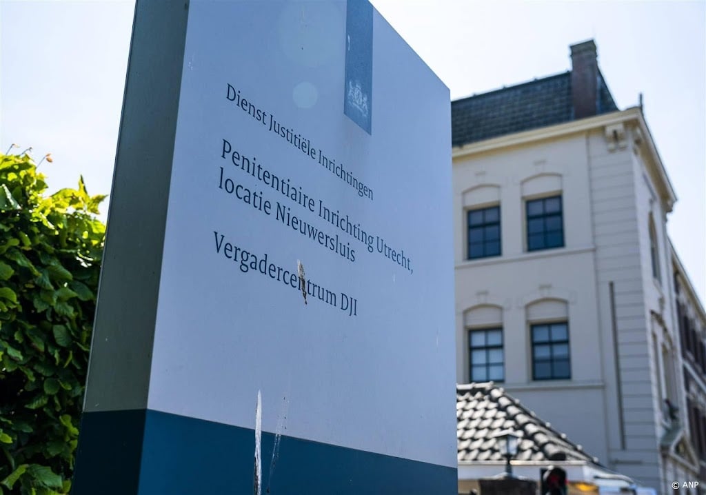 Eis: 9 maanden cel tegen bewaker vrouwengevangenis om aanranding