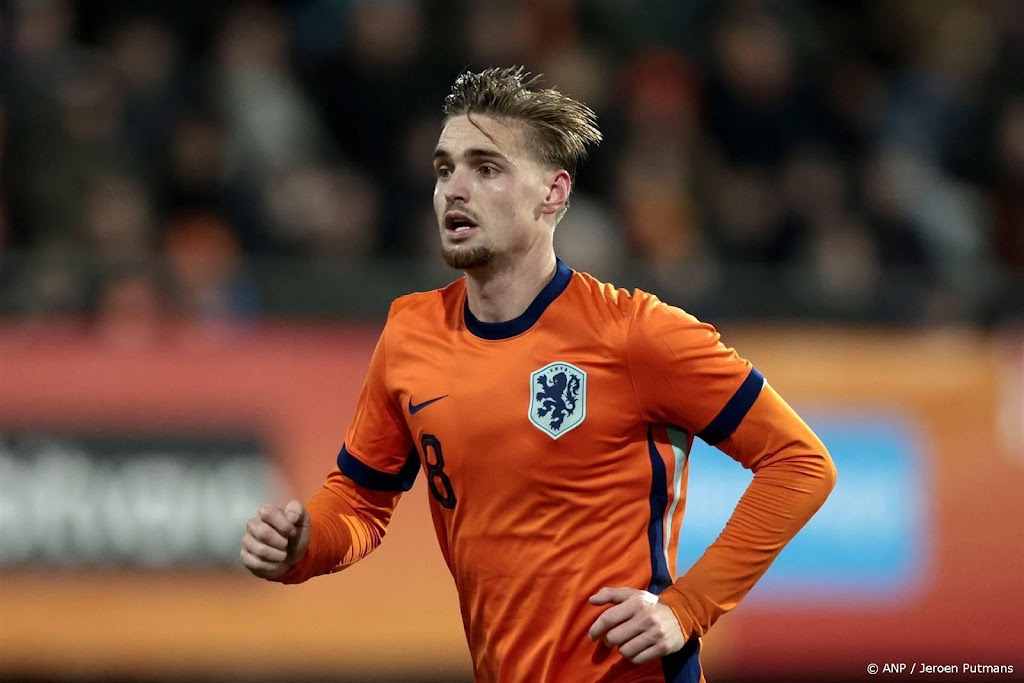 Ajacied Taylor meldt zich ziek af voor Jong Oranje