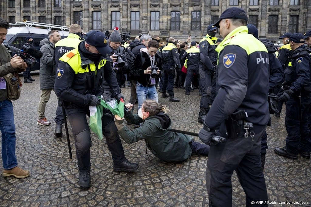 Kamer buigt zich woensdag over geweldsuitbarsting Amsterdam