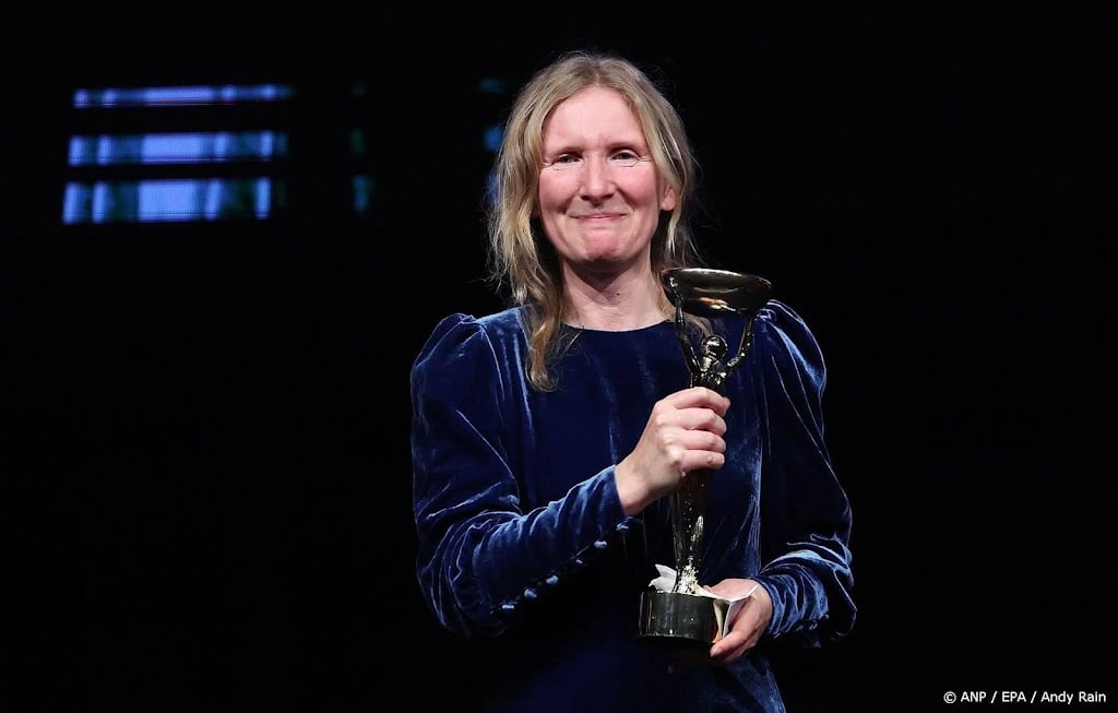 Samantha Harvey wint Booker Prize