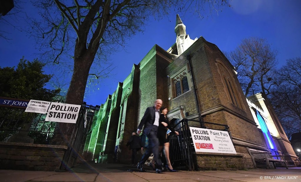 Stembussen geopend voor Britse verkiezingen