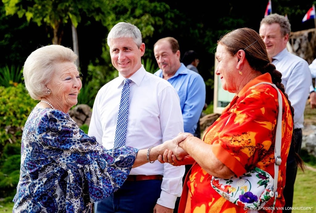Beatrix 'welkom thuis' geheten op Saba