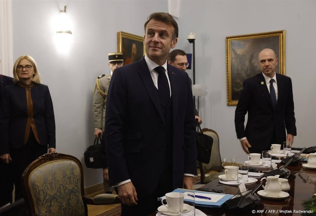 Macron zegt vrijdagochtend met een nieuwe premier te komen