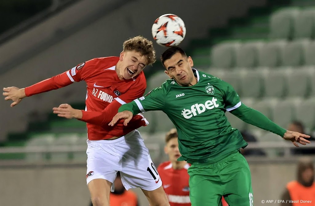 AZ verspeelt voorsprong en laat Ludogorets ontsnappen 