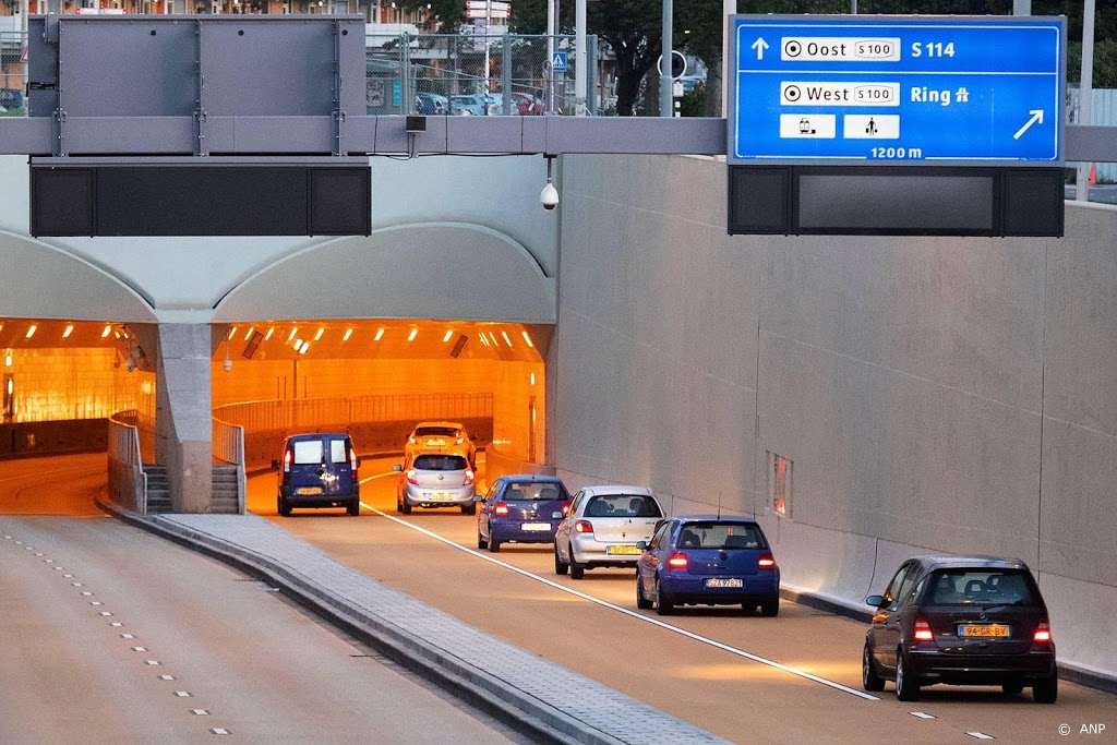 Maastunnel vier nachten dicht