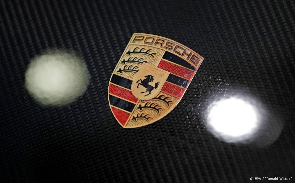 Porsche ontloopt malaise in autobranche