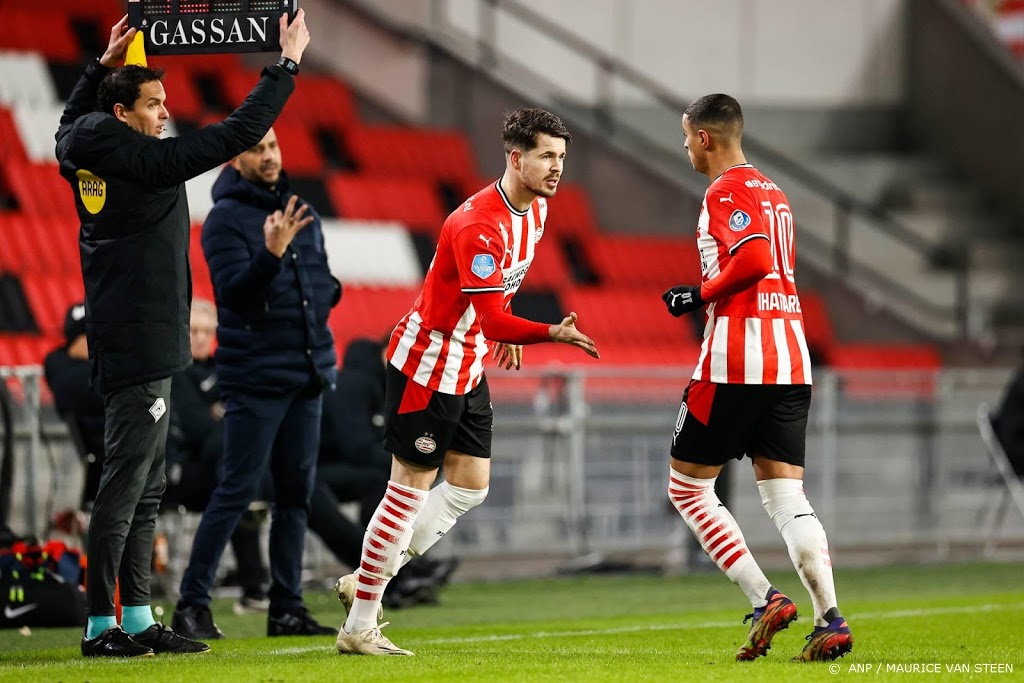Van Ginkel is na 983 dagen weer voetballer