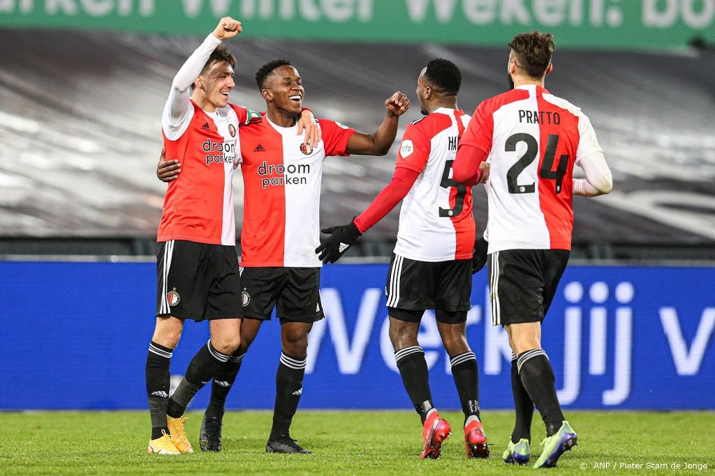Feyenoord verslaat PEC Zwolle (1-0) en staat tweede in Eredivisie