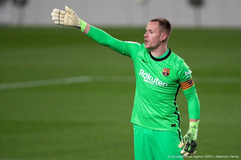 Doelman Ter Stegen helpt Barcelona naar finale Supercup 
