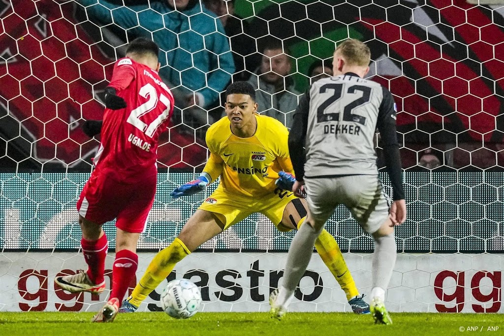 FC Twente slaat dankzij trefzekere Ugalde aanval AZ op 3e plek af