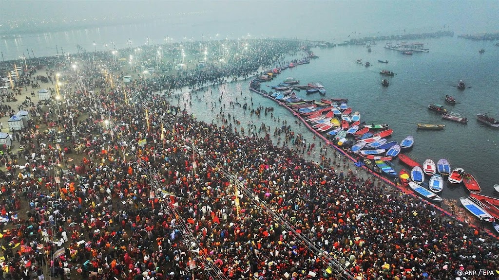 Bijna 15 miljoen hindoes op eerste dag groots Kruikenfeest India