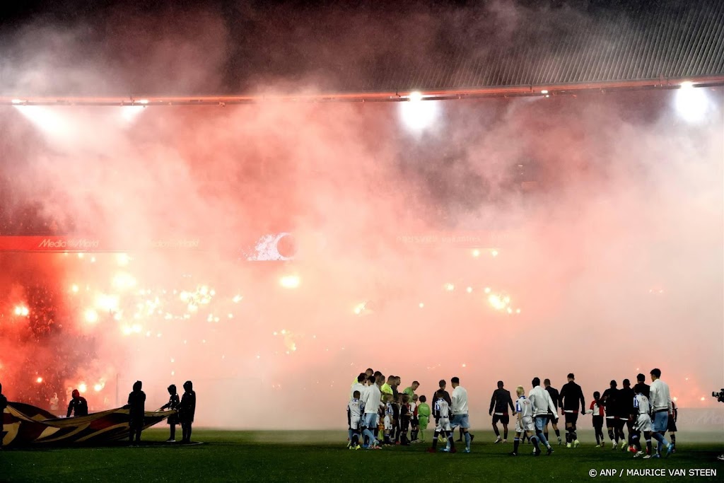 Feyenoord moet vakken sluiten voor duel met Sparta om vuurwerk