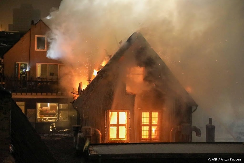 Zeer grote brand in historische binnenstad Leeuwarden
