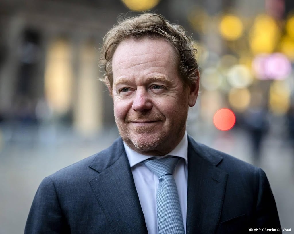 Van Weel ontbiedt ambassadeur Iran om geweld tegen demonstranten