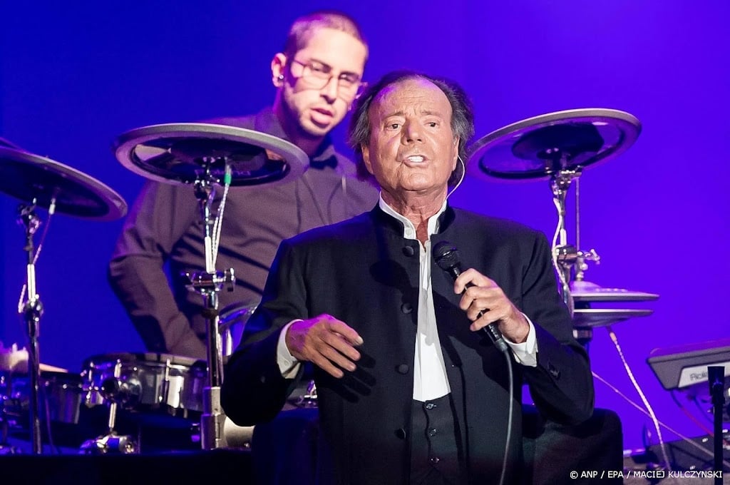 Vrouwen beschuldigen Julio Iglesias van misbruik en verkrachting