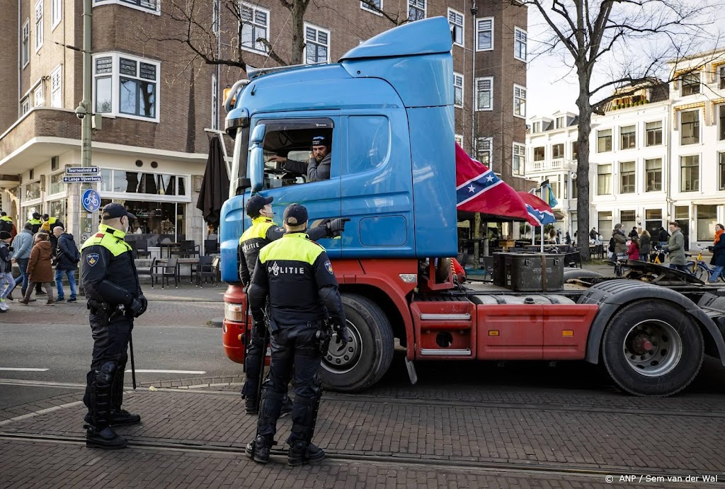 Convoy-deelnemers bij ADO-stadion mogen centrum Den Haag in