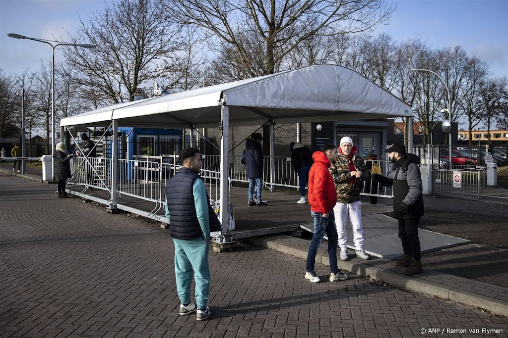 Onzeker of het lukt asielzoekers Ter Apel onder 2000 te krijgen