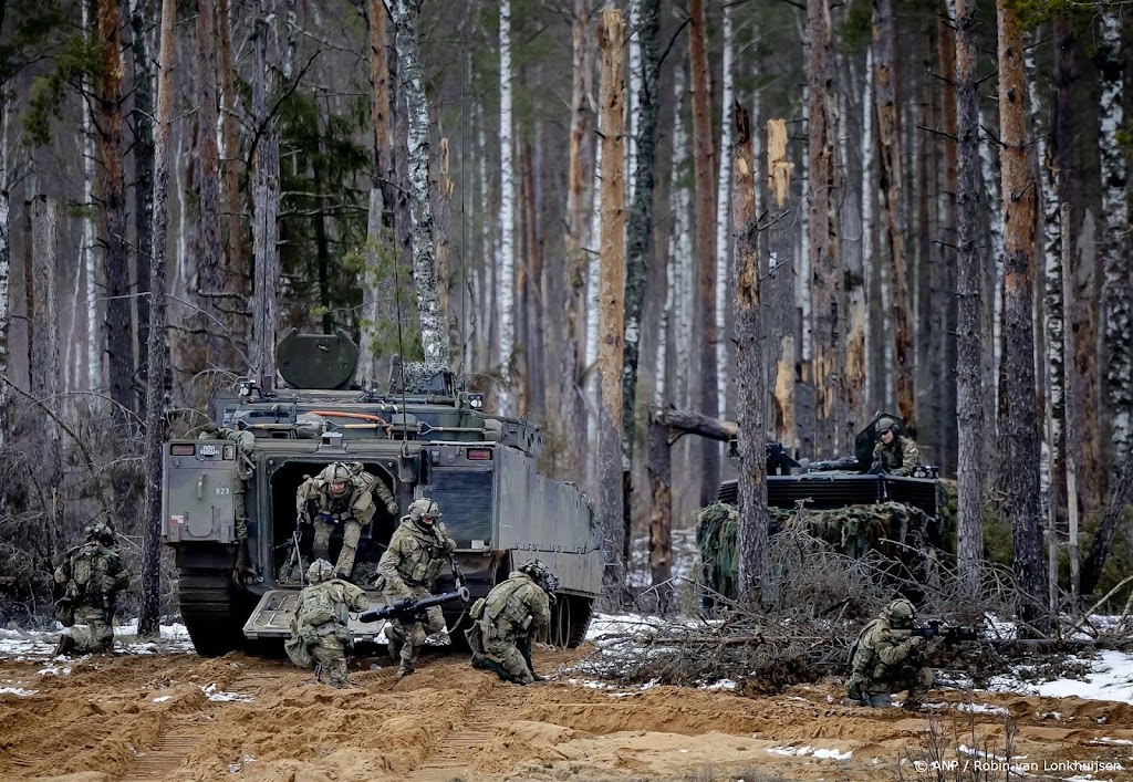 Kamer: onderzoek permanent stationeren militairen in Oost-Europa