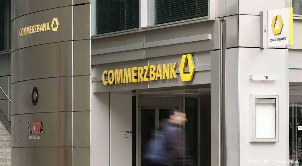 Commerzbank schrapt 3900 banen terwijl het UniCredit wil afweren