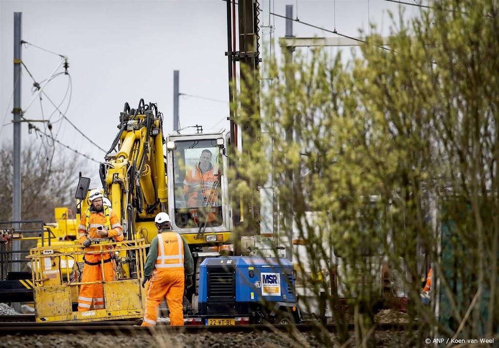 Kritiek Kamer op nachtwerk zzp'ers bij treinbotsing Voorschoten