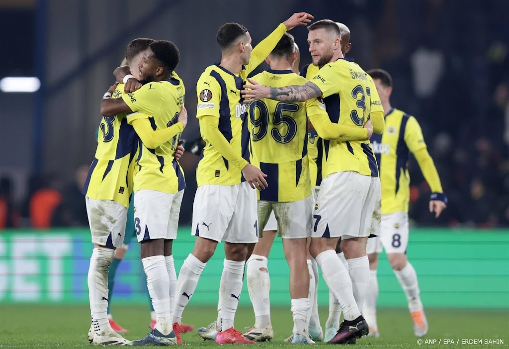 Mourinho zet met Fenerbahçe grote stap richting achtste finales